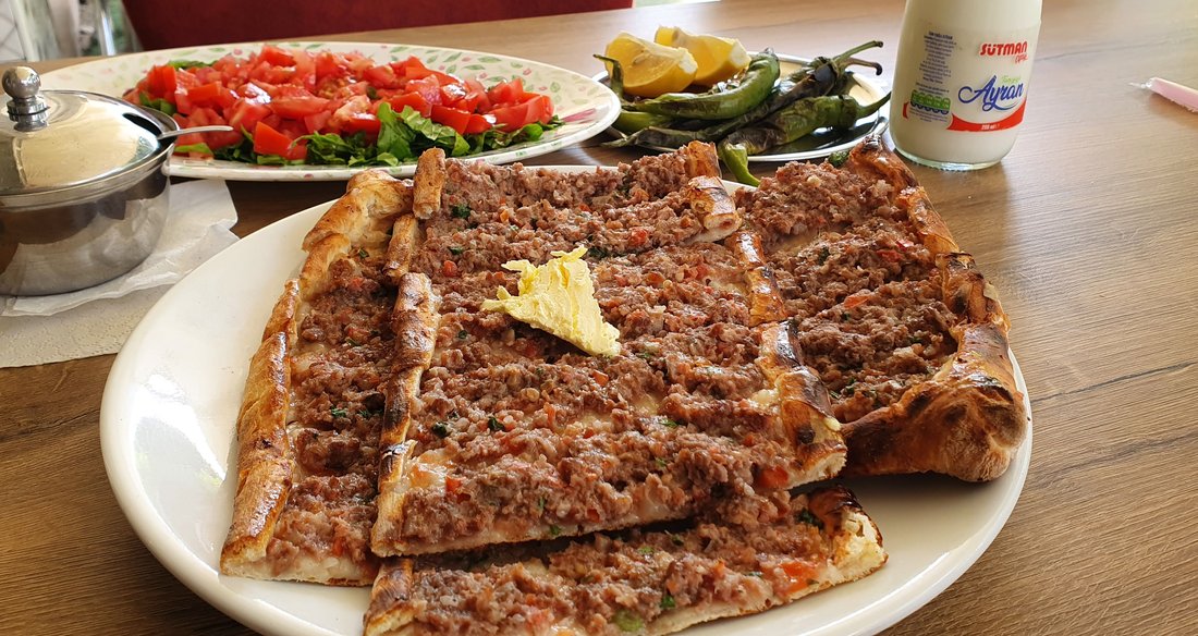 Sade Kıymalı Pide